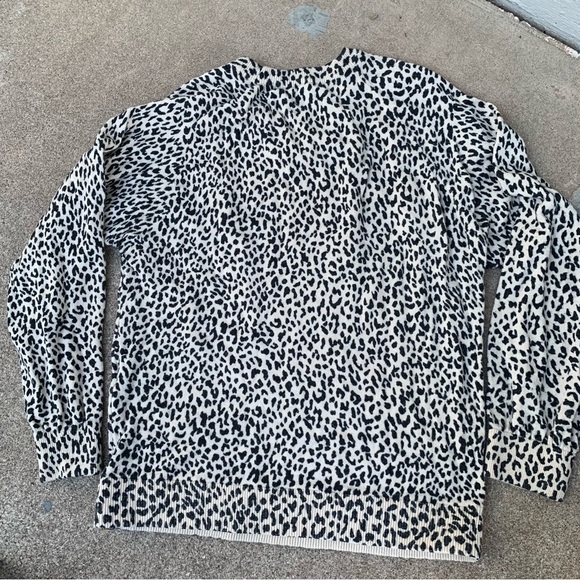 VOLCOM// Over n Out Sweater - Leopard Print - Women’s XS - Picture 3 of 6